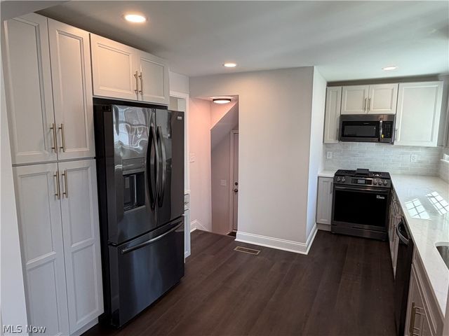 17012 Eldamere Avenue, Cleveland, OH 44128