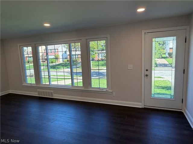 17012 Eldamere Avenue, Cleveland, OH 44128