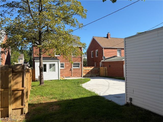17012 Eldamere Avenue, Cleveland, OH 44128