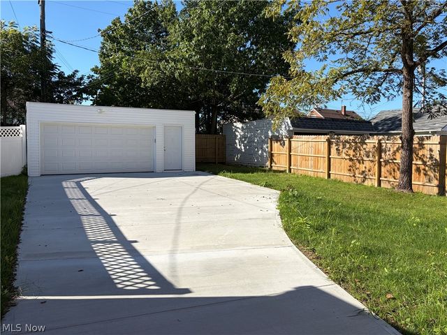 17012 Eldamere Avenue, Cleveland, OH 44128