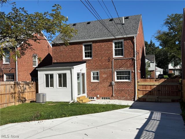 17012 Eldamere Avenue, Cleveland, OH 44128