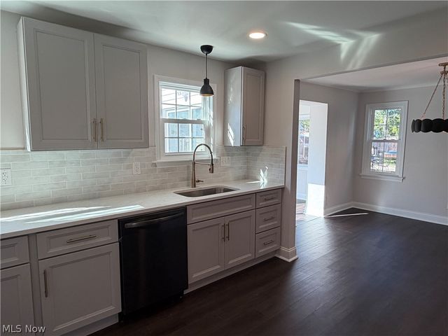 17012 Eldamere Avenue, Cleveland, OH 44128