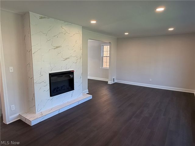 17012 Eldamere Avenue, Cleveland, OH 44128