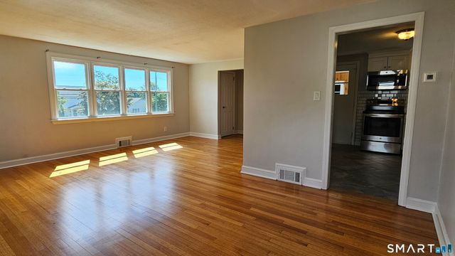 73 Knollwood Road, West Hartford, CT 06110