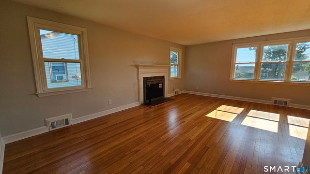 73 Knollwood Road, West Hartford, CT 06110
