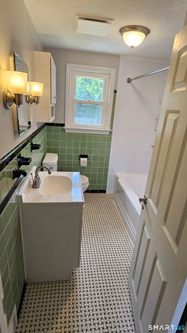 73 Knollwood Road, West Hartford, CT 06110
