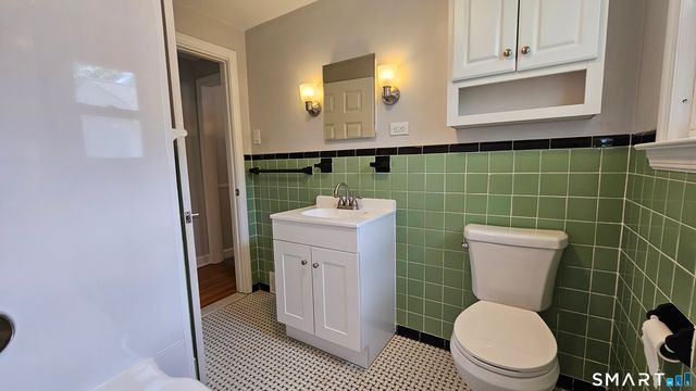 73 Knollwood Road, West Hartford, CT 06110