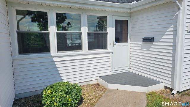 73 Knollwood Road, West Hartford, CT 06110