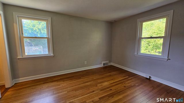 73 Knollwood Road, West Hartford, CT 06110