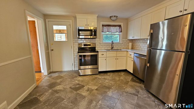 73 Knollwood Road, West Hartford, CT 06110
