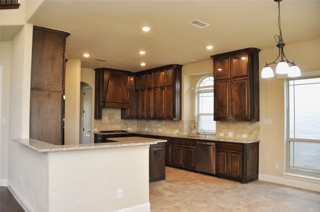 218 Crestview Drive, Midlothian, TX 76065