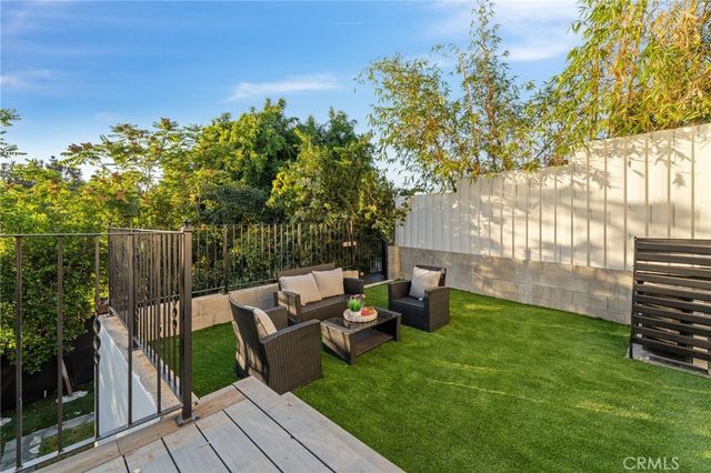 1637 N Alvarado, Los Angeles, CA 90026