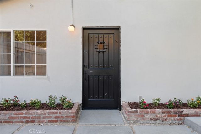 1637 N Alvarado, Los Angeles, CA 90026