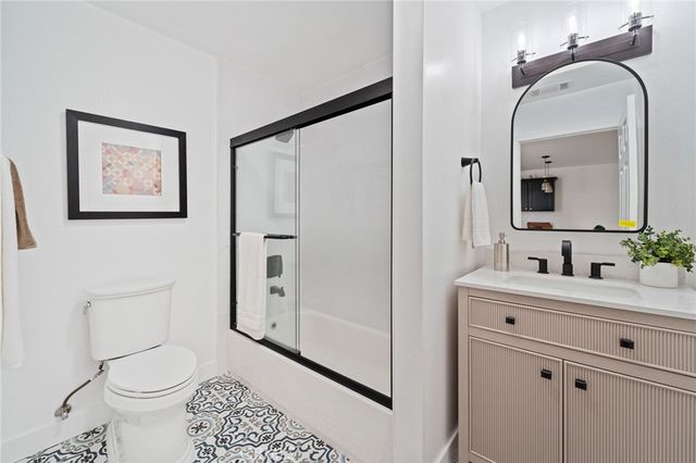 1637 N Alvarado, Los Angeles, CA 90026