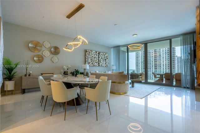 300 Biscayne Boulevard Way 2203C, Miami, FL 33131