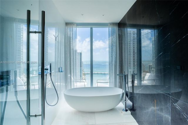 300 Biscayne Boulevard Way 2203C, Miami, FL 33131