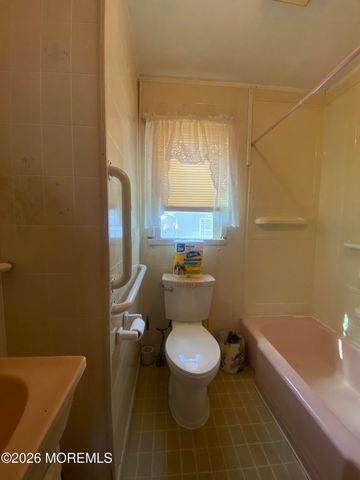 50 7th Street, Hazlet, NJ 07734