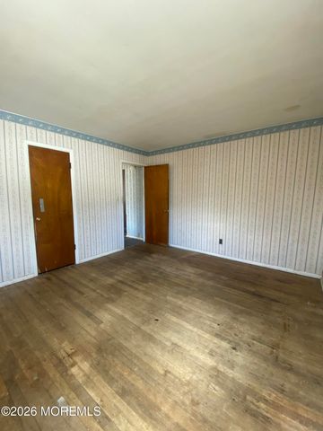 50 7th Street, Hazlet, NJ 07734