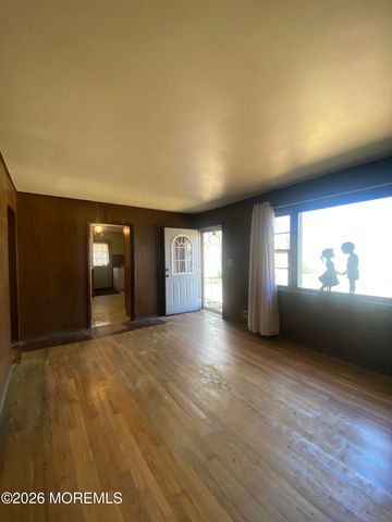 50 7th Street, Hazlet, NJ 07734