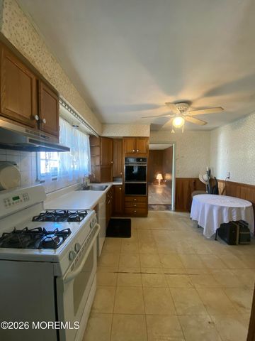 50 7th Street, Hazlet, NJ 07734