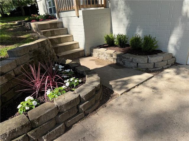 15604 Allen Avenue, Belton, MO 64012
