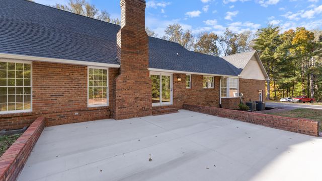 416 Powers Rd, Manchester, TN 37355