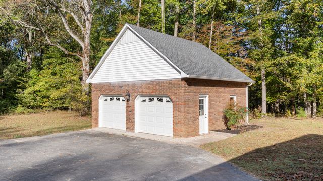 416 Powers Rd, Manchester, TN 37355