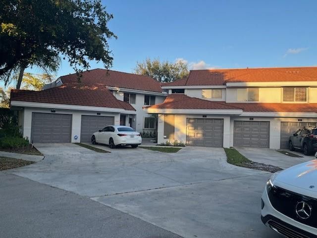 992 NW 93rd Avenue, Plantation, FL 33324