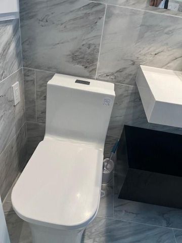 992 NW 93rd Avenue, Plantation, FL 33324