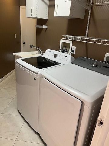 992 NW 93rd Avenue, Plantation, FL 33324