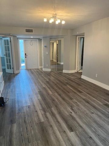 992 NW 93rd Avenue, Plantation, FL 33324