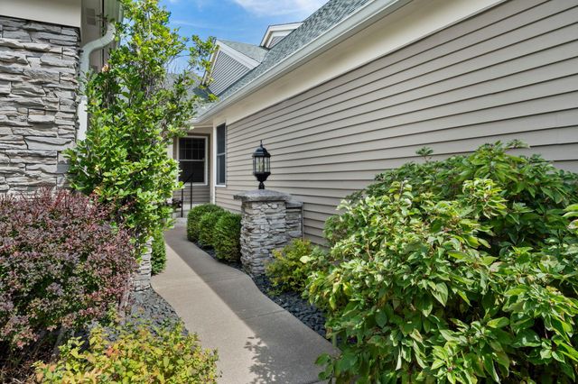 2996 Highcourte, Roseville, MN 55113