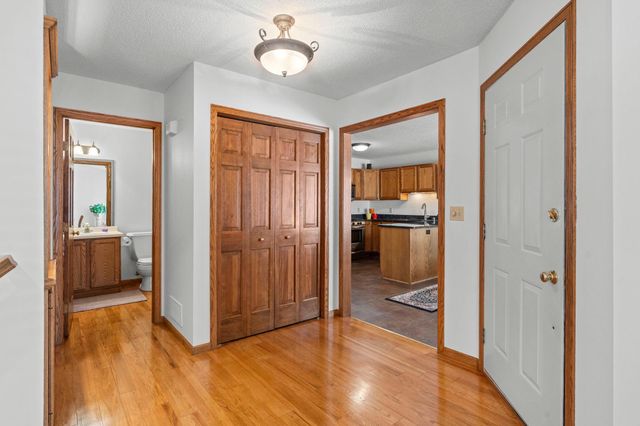 2996 Highcourte, Roseville, MN 55113