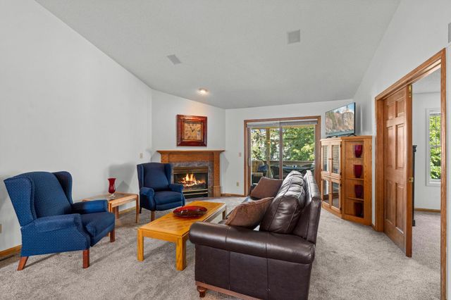 2996 Highcourte, Roseville, MN 55113