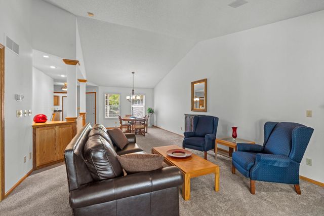 2996 Highcourte, Roseville, MN 55113
