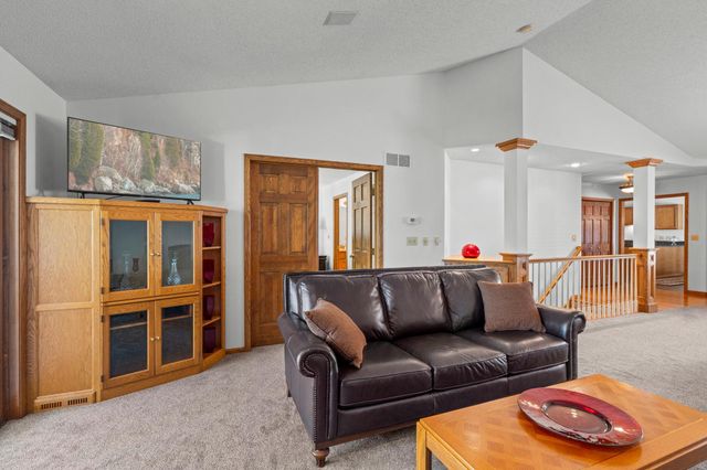 2996 Highcourte, Roseville, MN 55113