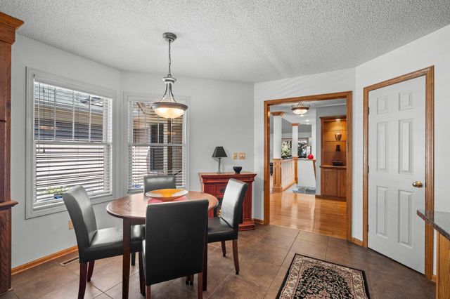 2996 Highcourte, Roseville, MN 55113