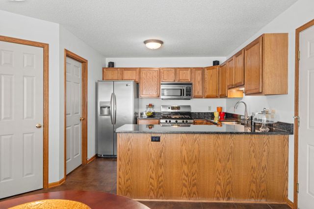 2996 Highcourte, Roseville, MN 55113