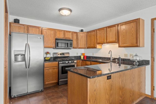 2996 Highcourte, Roseville, MN 55113