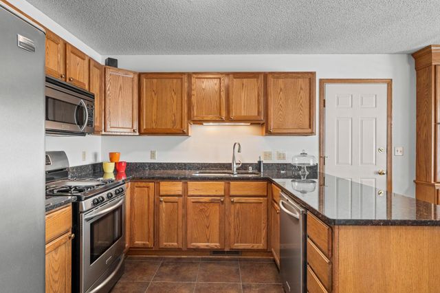 2996 Highcourte, Roseville, MN 55113