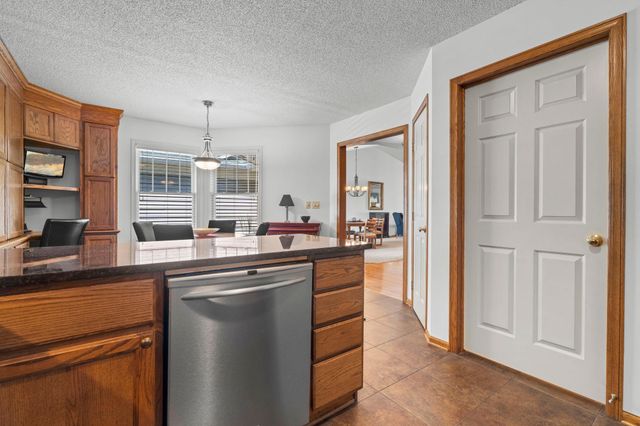 2996 Highcourte, Roseville, MN 55113