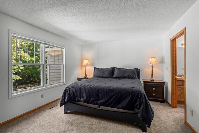 2996 Highcourte, Roseville, MN 55113