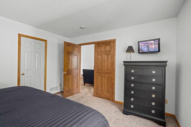 2996 Highcourte, Roseville, MN 55113