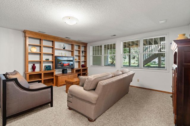 2996 Highcourte, Roseville, MN 55113