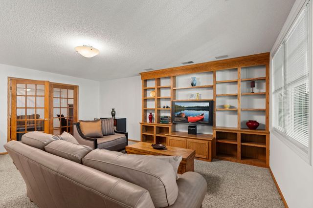 2996 Highcourte, Roseville, MN 55113