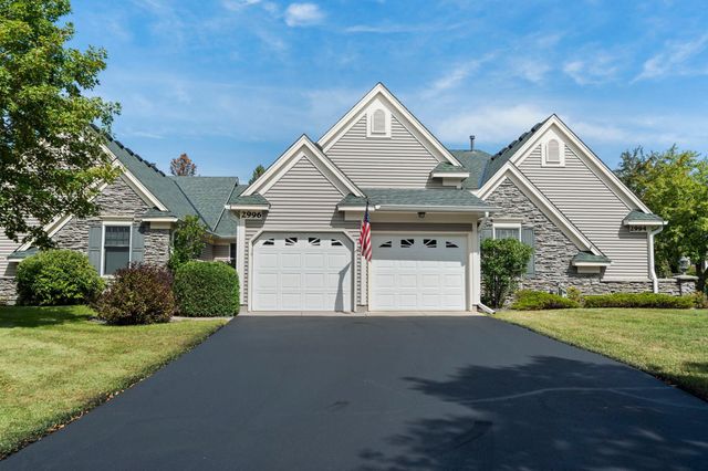 2996 Highcourte, Roseville, MN 55113