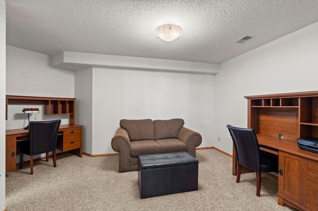 2996 Highcourte, Roseville, MN 55113