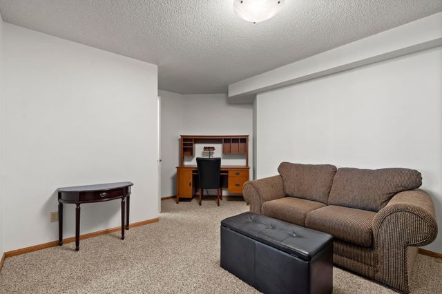 2996 Highcourte, Roseville, MN 55113