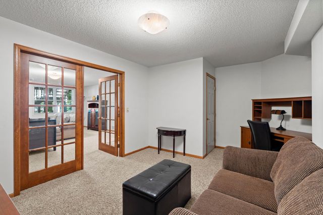2996 Highcourte, Roseville, MN 55113
