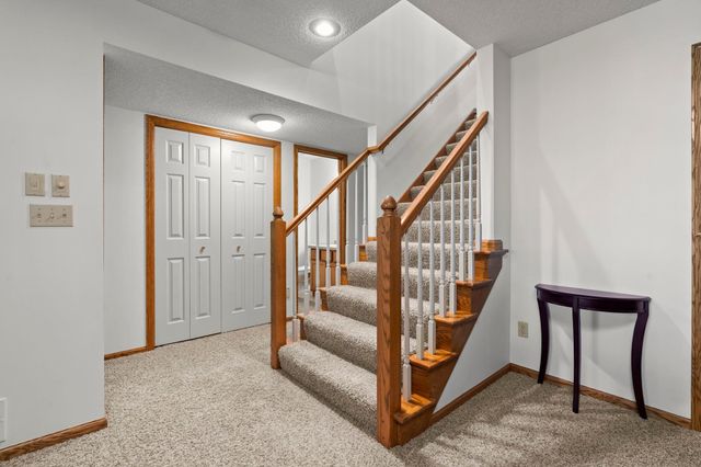 2996 Highcourte, Roseville, MN 55113
